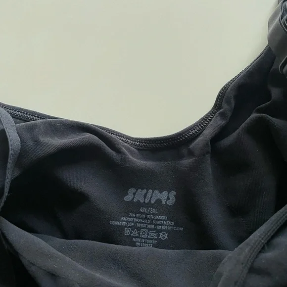 SKIMS NEW Black Sculpting Bodysuit!! - Picture 9 of 16